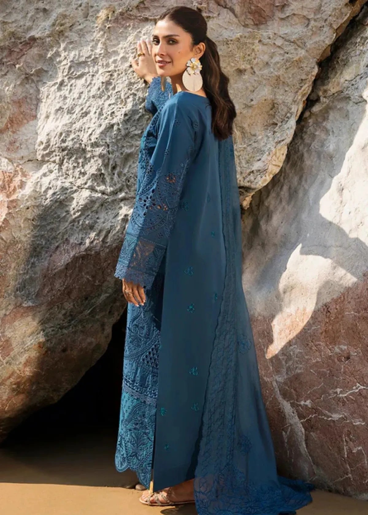 SIRENE BY MAHNUR 3 PC LUXURY LAWN SUMMER COLLECTION D-3 A | ✅ 100% Original