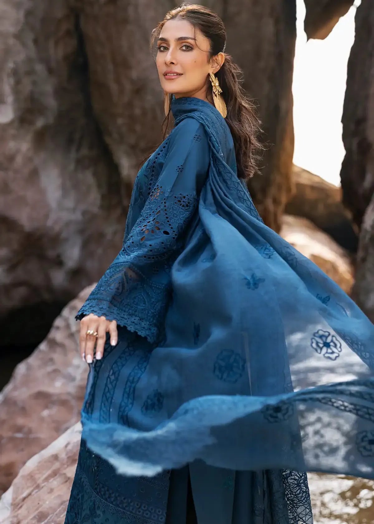 SIRENE BY MAHNUR LUXURY 3PC LAWN '26 D-3 A | ✅ 100% Original