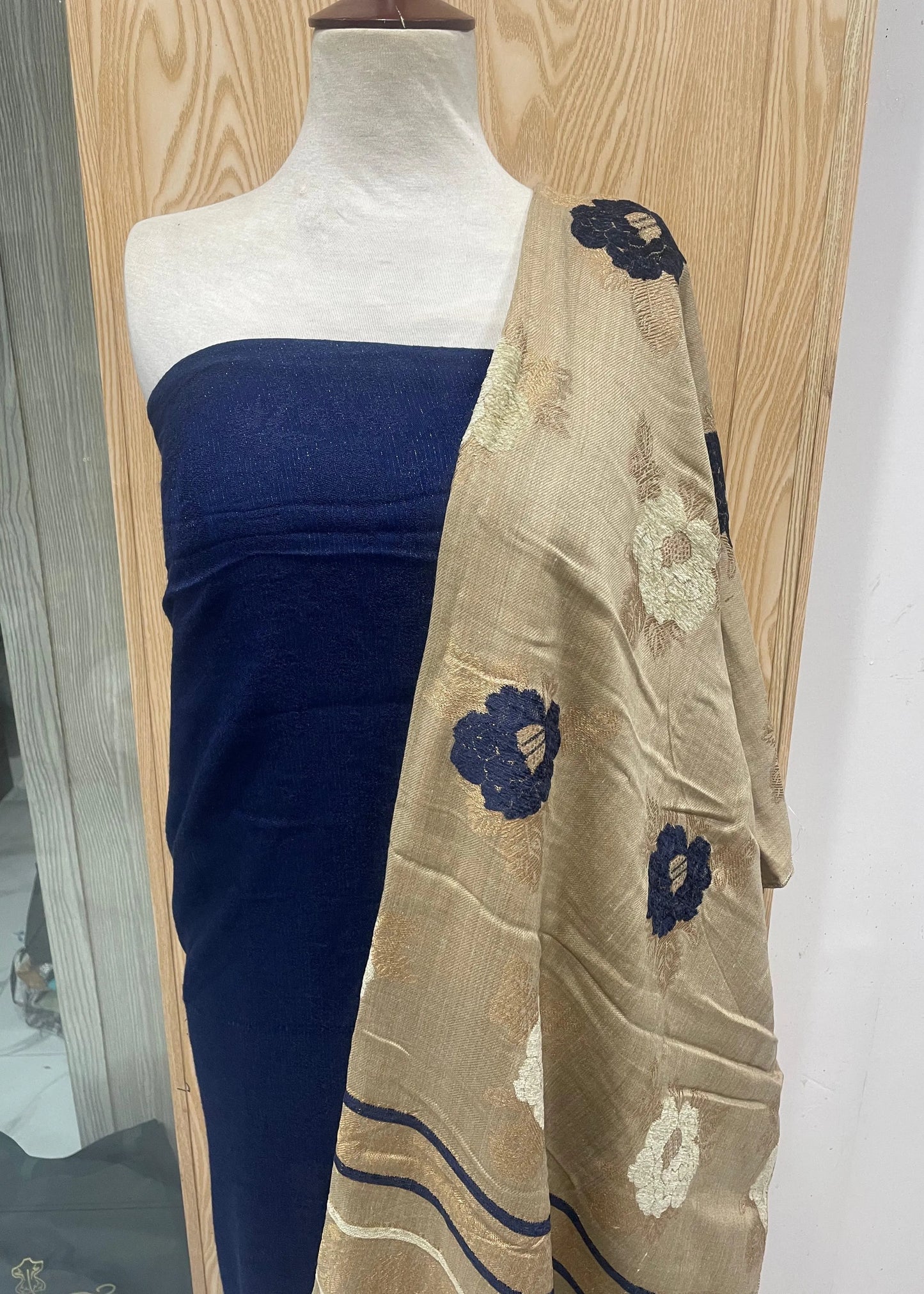 PERSIAN WOOL WINTER PRINTED 3PC SUIT WITH SWATI SHWAL (Blue)