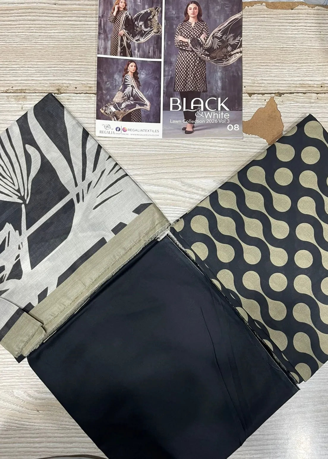 BLACK AND WHITE LAWN COLLECTION VOLUME 3 D-08
