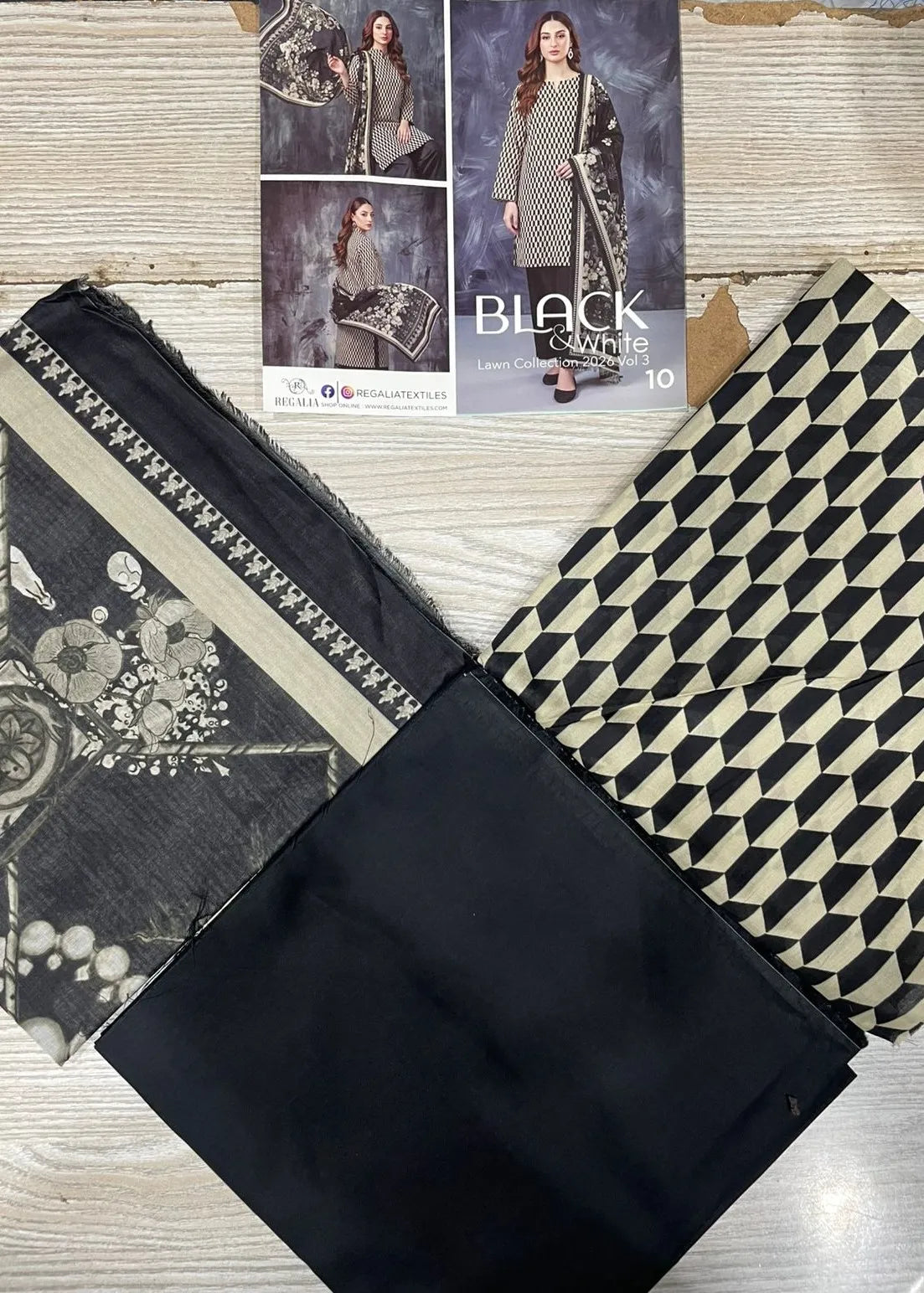 BLACK AND WHITE LAWN COLLECTION VOLUME 3 D-10
