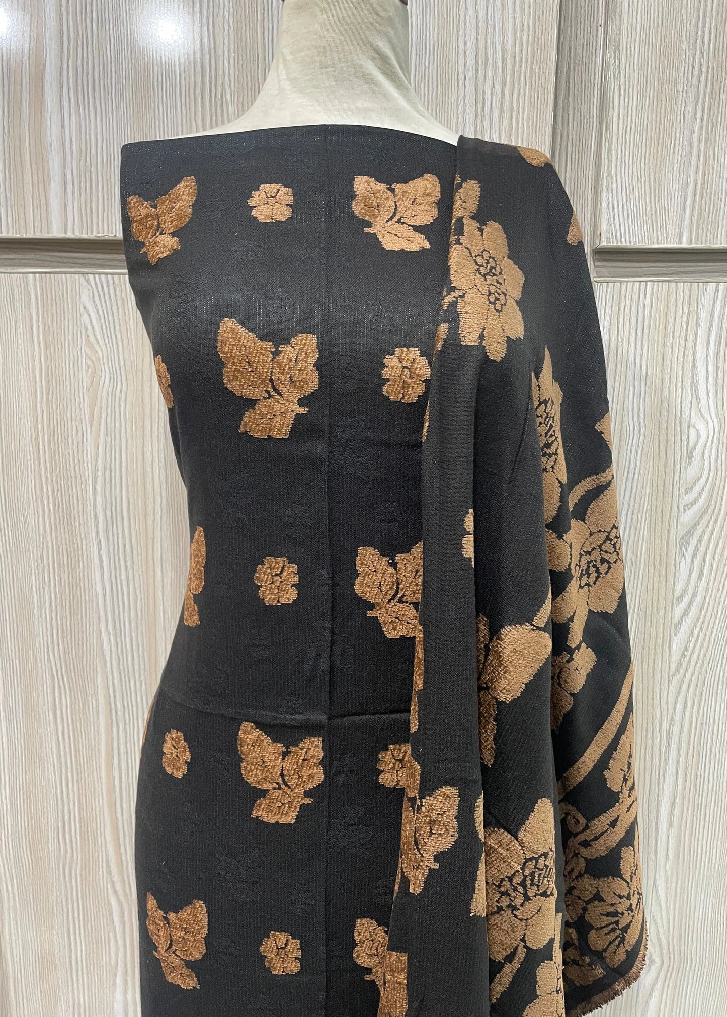 PERSIAN WOOL WINTER 3PC SUIT WITH PALACHI SHWAL (Black)