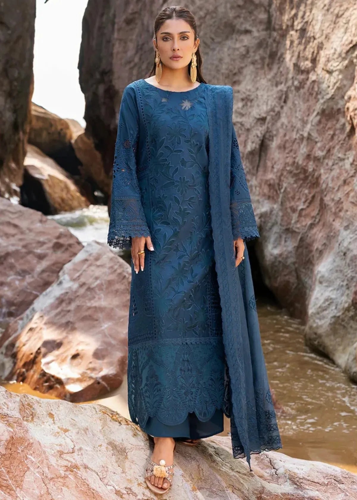 SIRENE BY MAHNUR 3 PC LUXURY LAWN SUMMER COLLECTION D-3 A | ✅ 100% Original