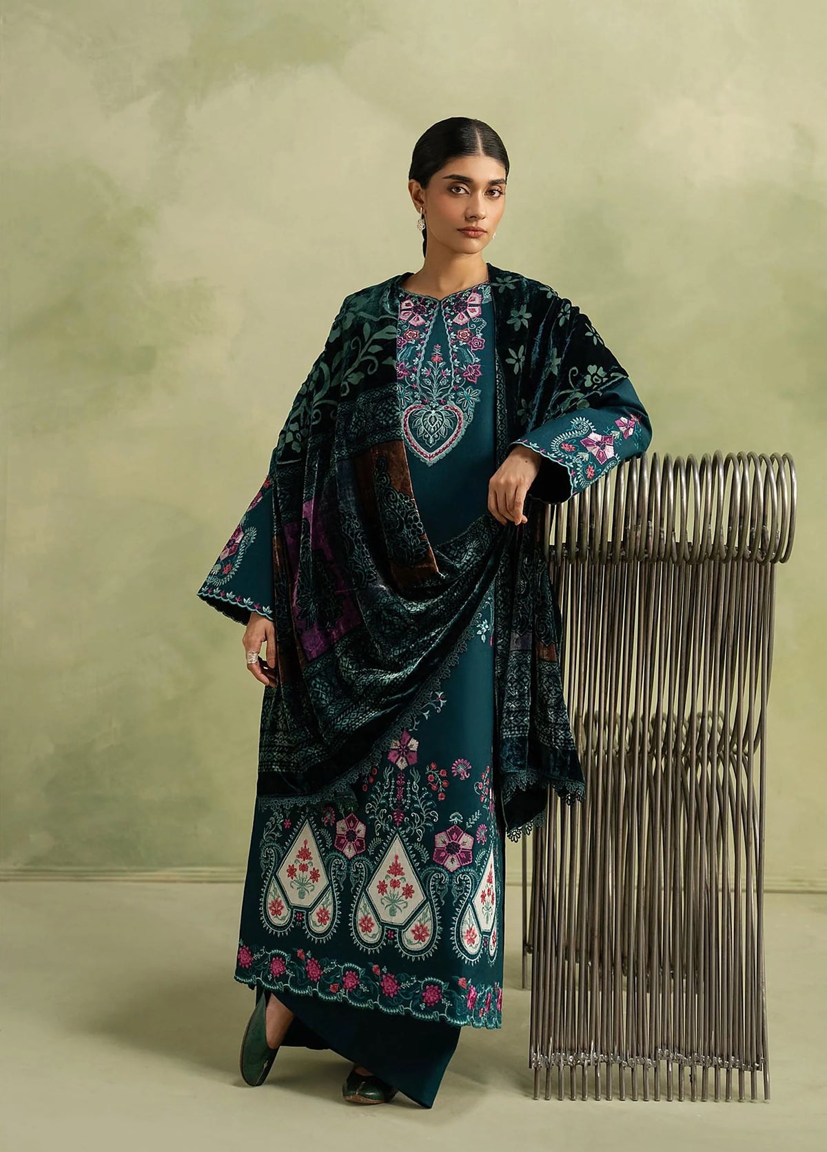 RajBari Exclusive Shawl Unstitched Embroidered Palachi 3 Piece Suit RB26UES 08 - Winter Collection