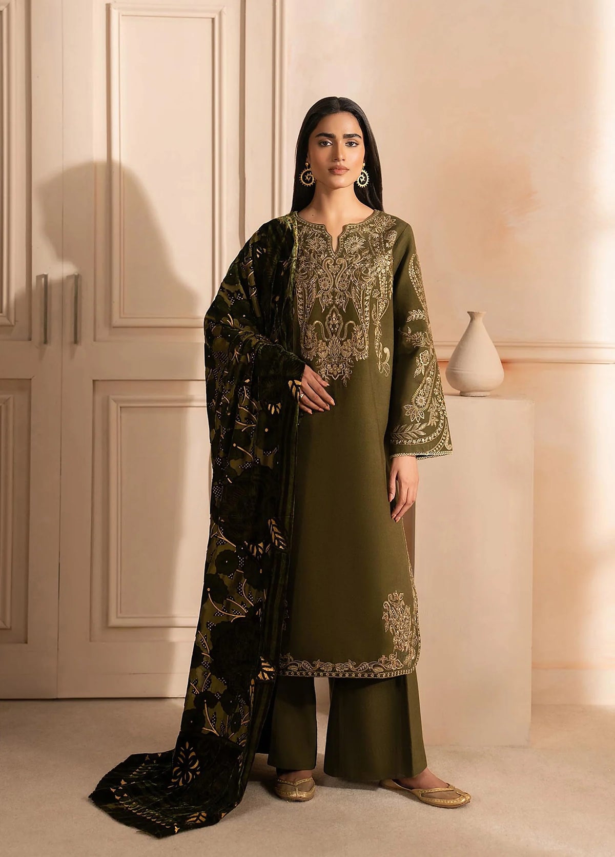 RajBari Exclusive Shawl Unstitched Embroidered Khaddar 3 Piece Suit RB26UES 12 - Winter Collection