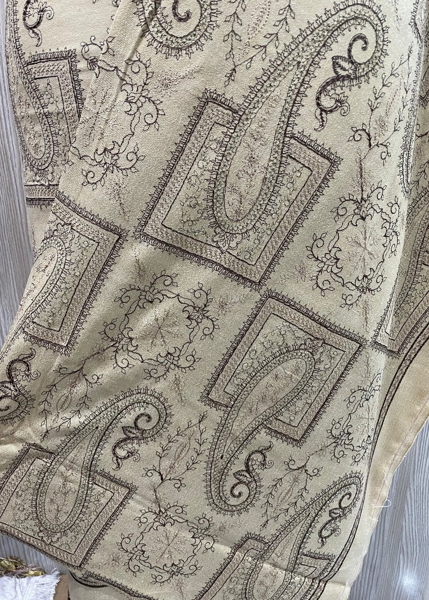 PERSIAN WOOL WINTER EMBROIDERED 3PC SUIT 2