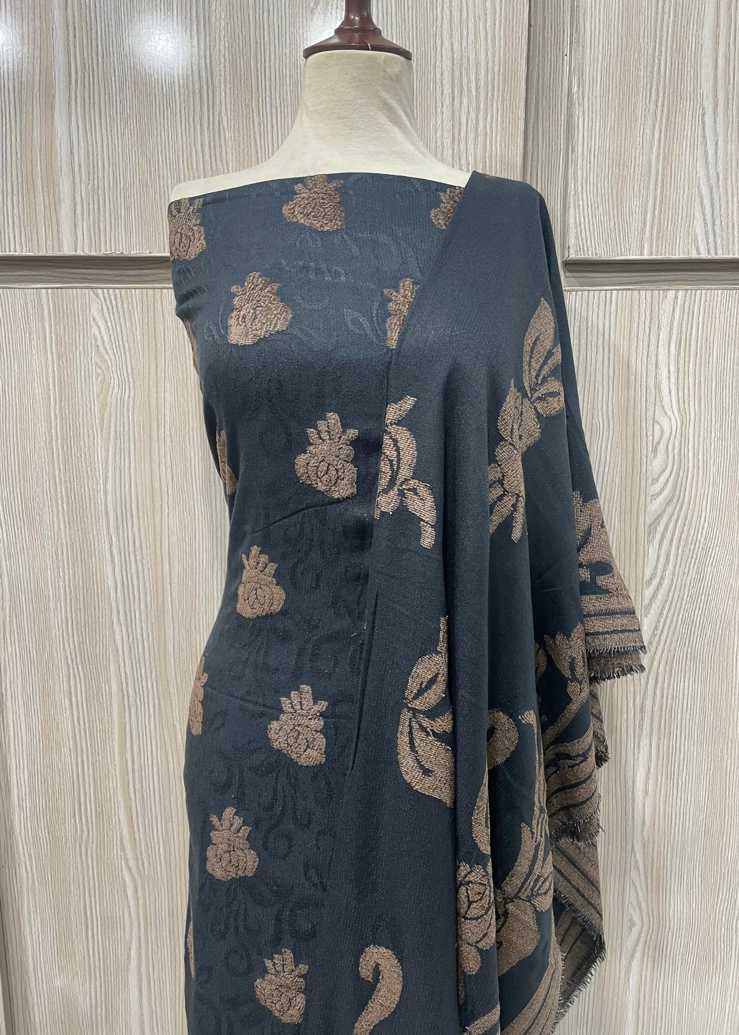 PERSIAN WOOL WINTER 3PC SUIT WITH PALACHI SHWAL (Black)