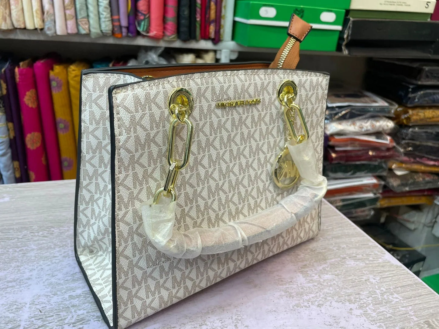 MICHAEL KORS MK SHOULDER BAG & HAND BAG FOR WOMAN WHITE COLOR