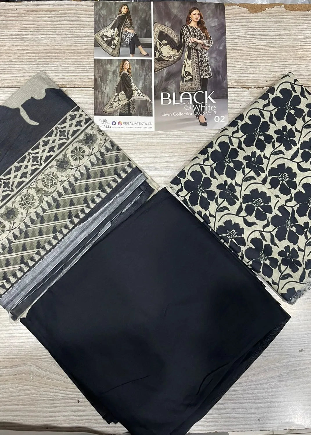 BLACK AND WHITE LAWN COLLECTION VOLUME 3 D-02