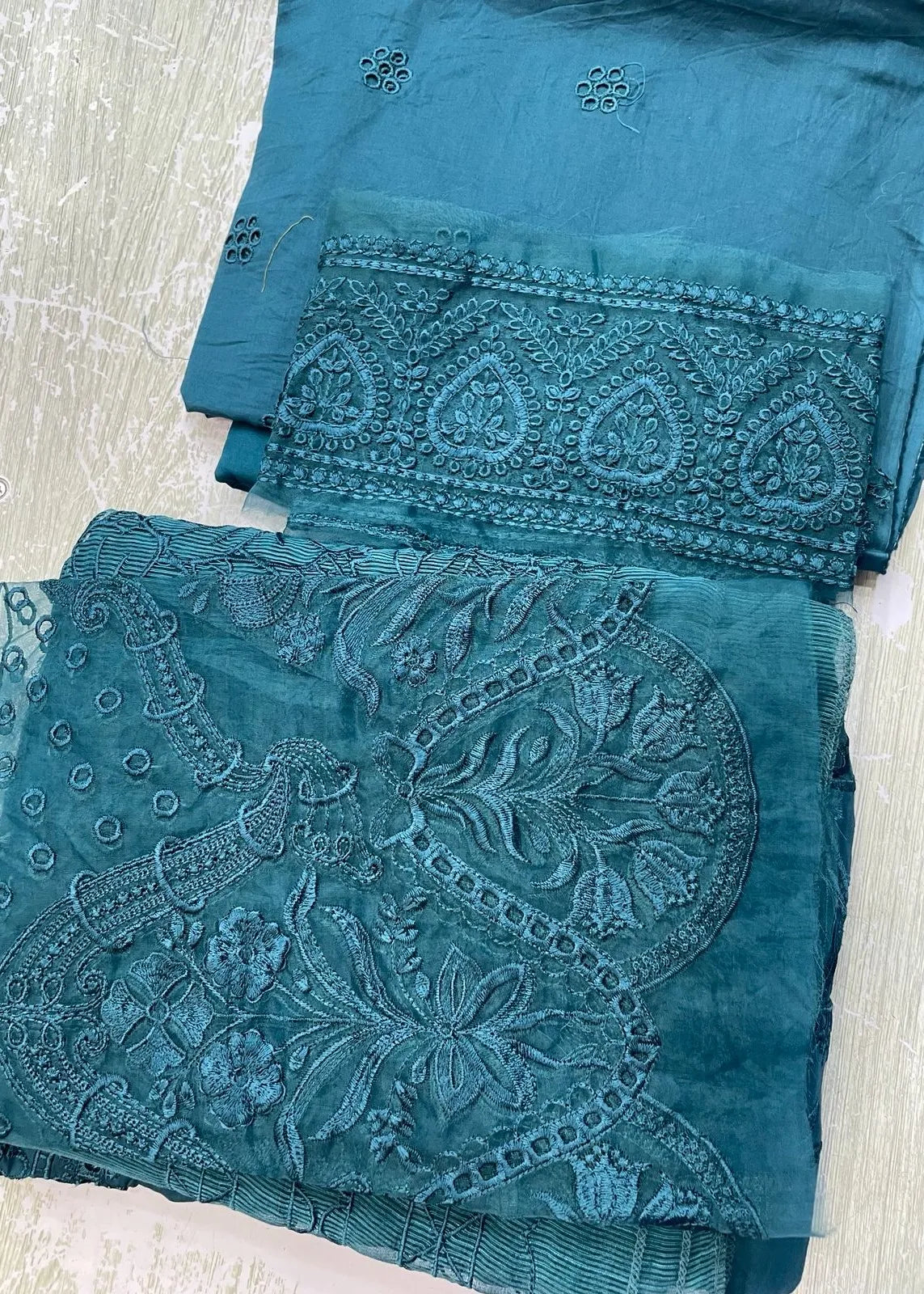 SIRENE BY MAHNUR LUXURY 3PC LAWN '26 D-3 A | ✅ 100% Original