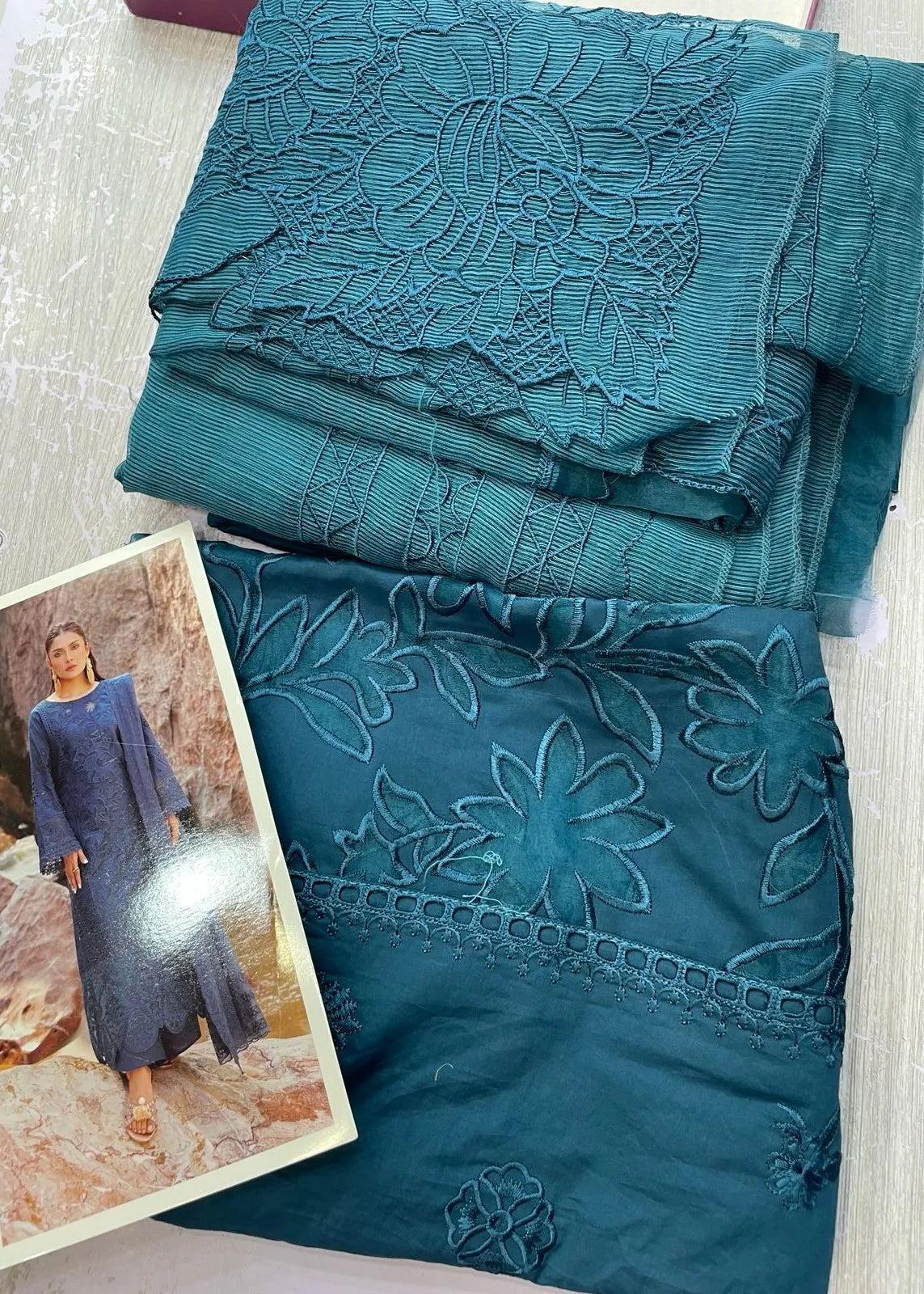 SIRENE BY MAHNUR LUXURY 3PC LAWN '26 D-3 A | ✅ 100% Original
