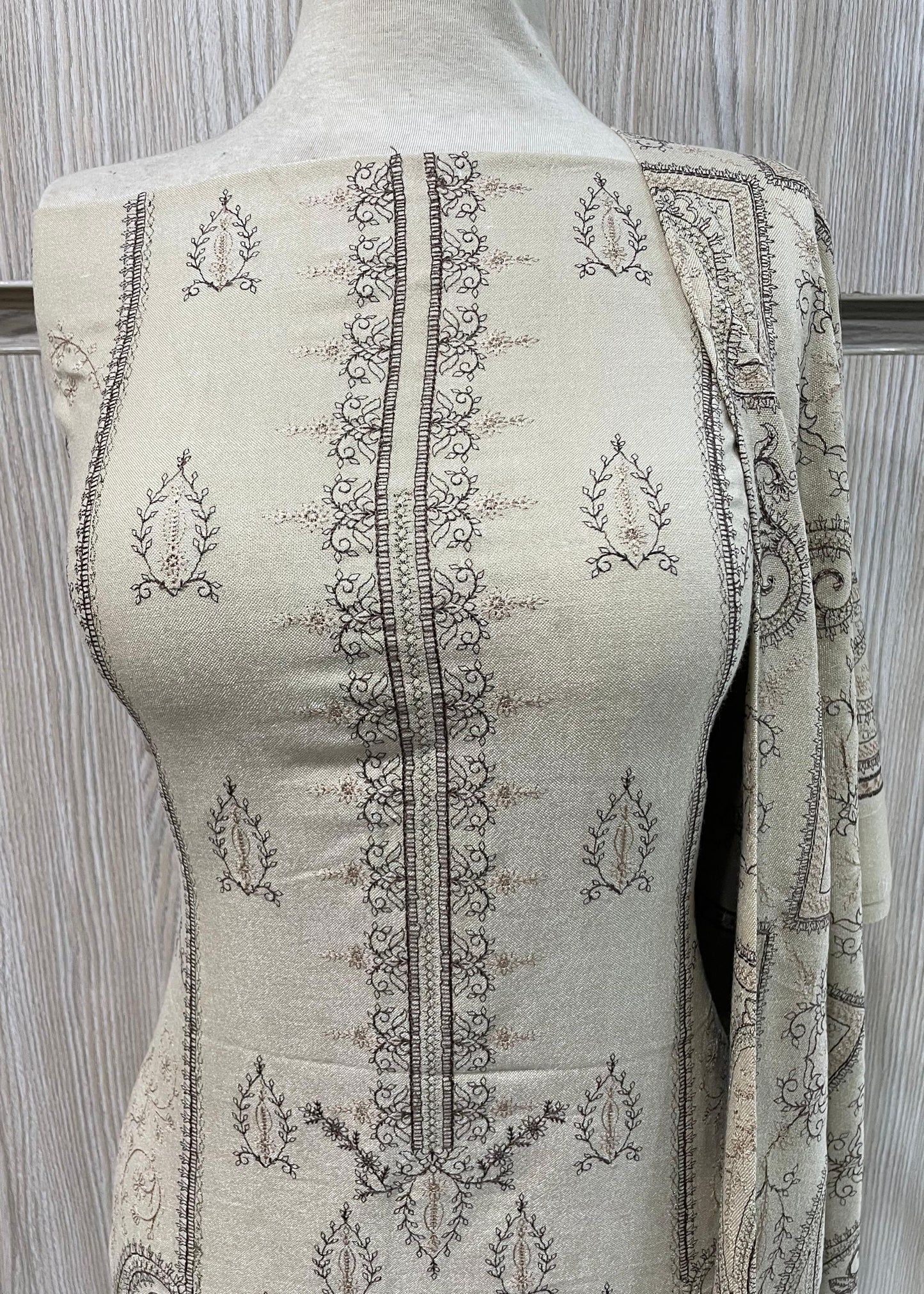 PERSIAN WOOL WINTER EMBROIDERED 3PC SUIT 3