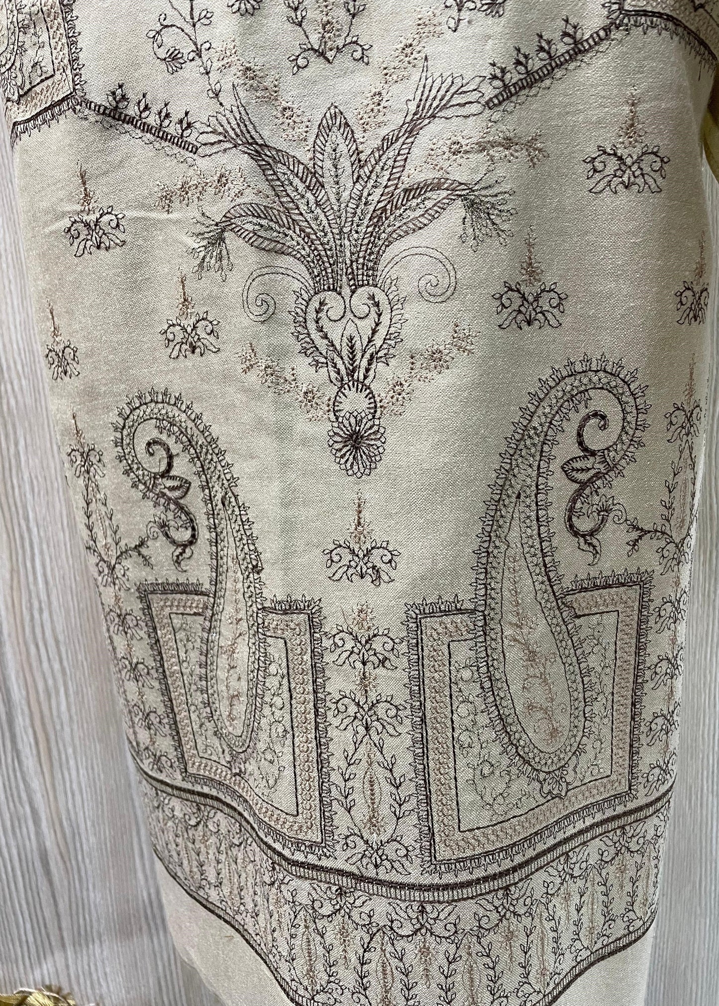 PERSIAN WOOL WINTER EMBROIDERED 3PC SUIT 3