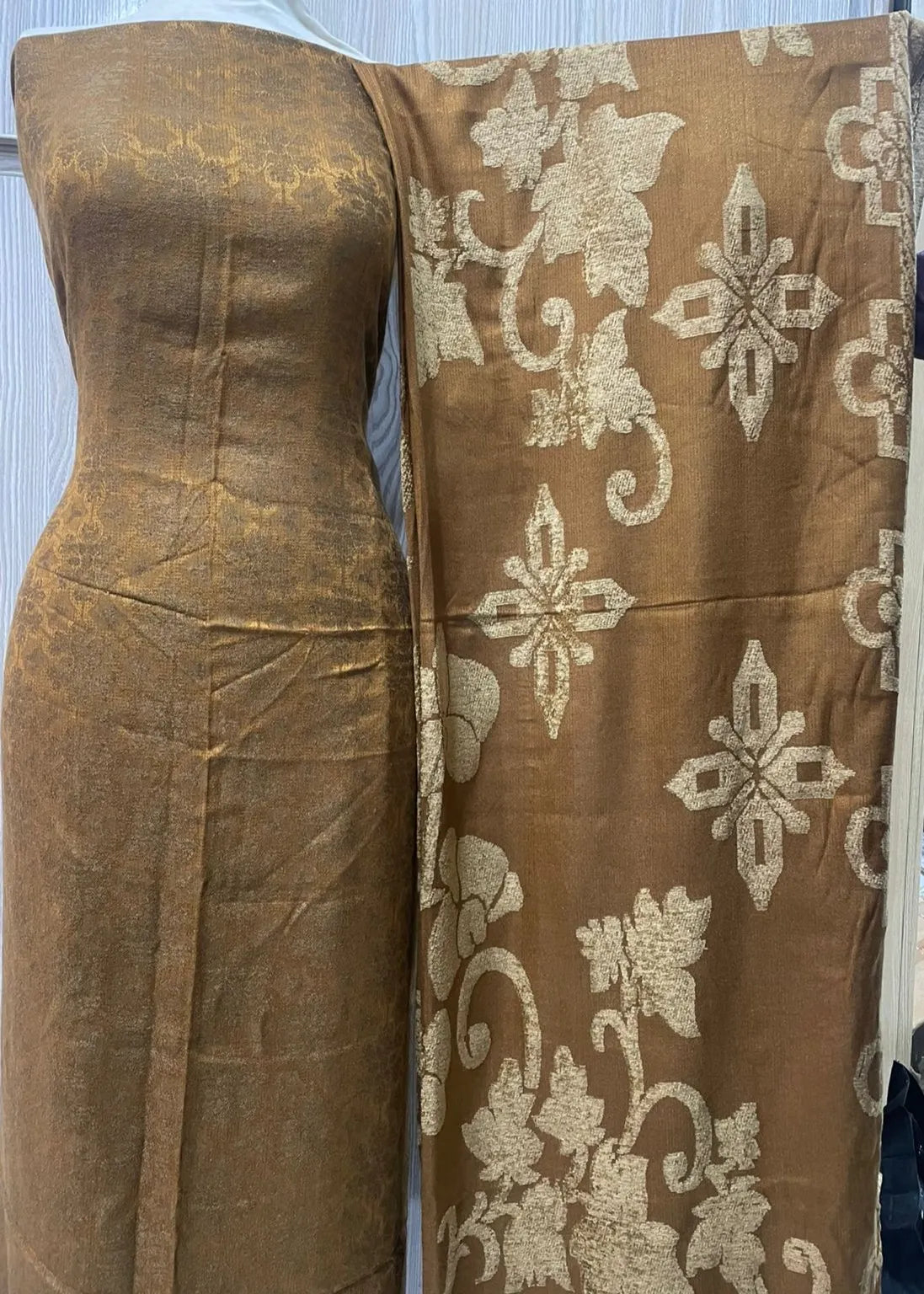 PERSIAN WOOL WINTER 3PC SUIT WITH PALACHI SHWAL (Brown) PSD-03